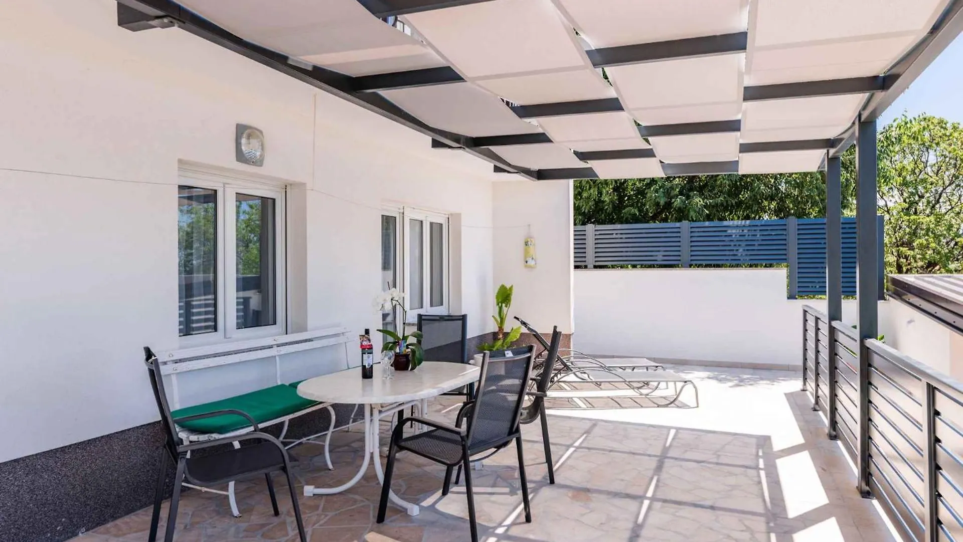 Apartment In Novi Vinodolski 15377