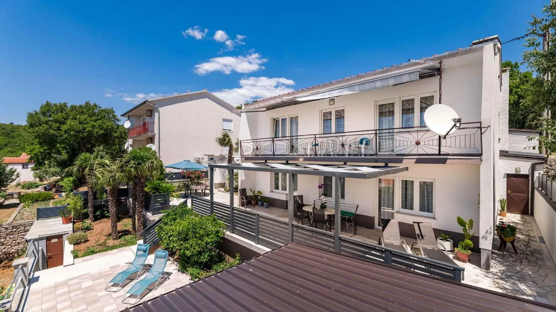 Apartment In Novi Vinodolski 15377