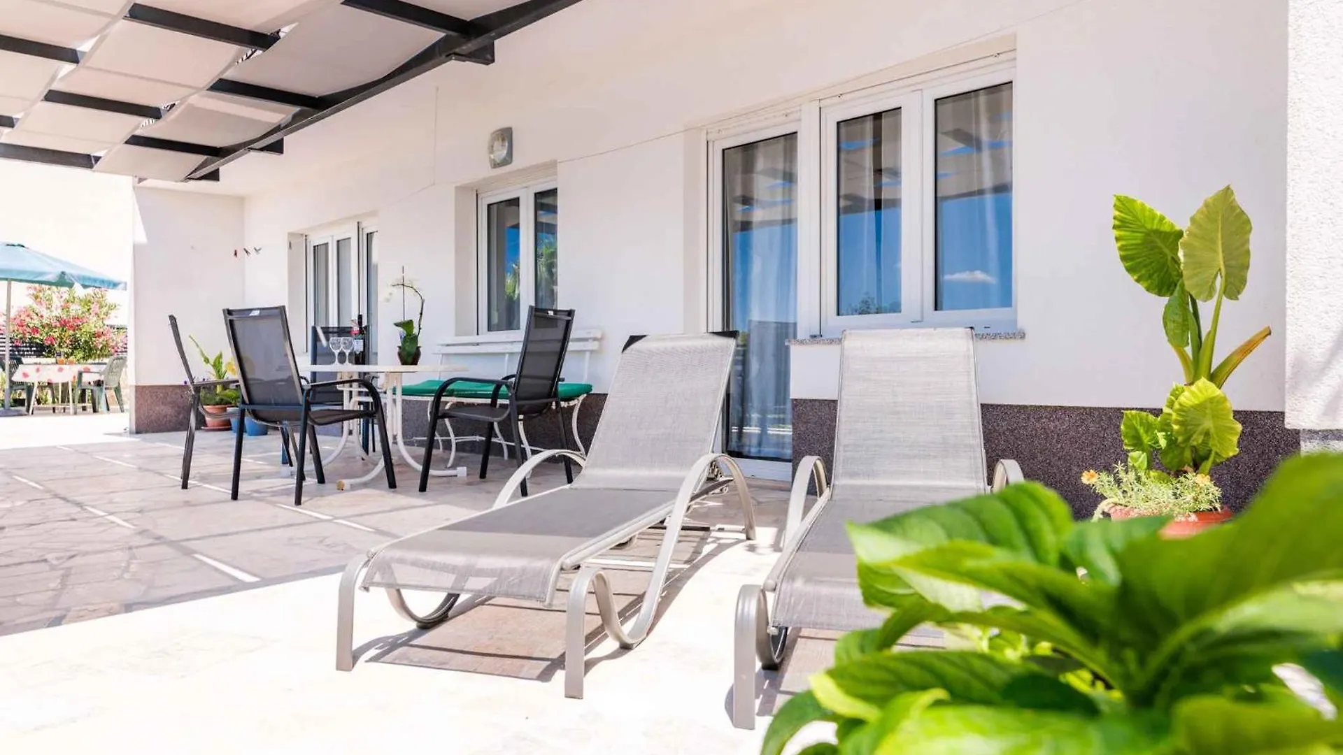 Apartment In Novi Vinodolski 15377
