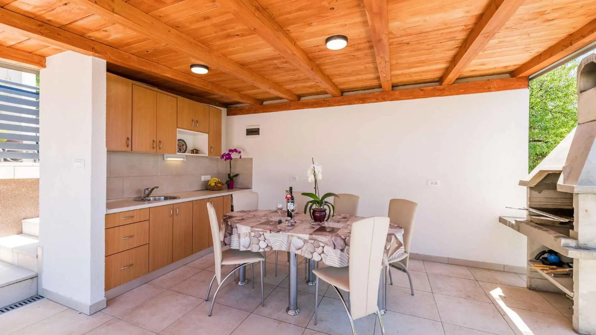 Apartment In Novi Vinodolski 15377